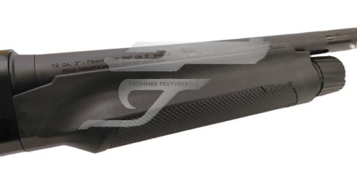 félautomata Benelli fegyver