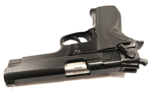 Smith Wesson M5904 9x19 használt maroklőfegyver B1