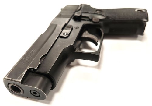 Sig Sauer P225 9x19 használt maroklőfegyver B1 tár nélkül